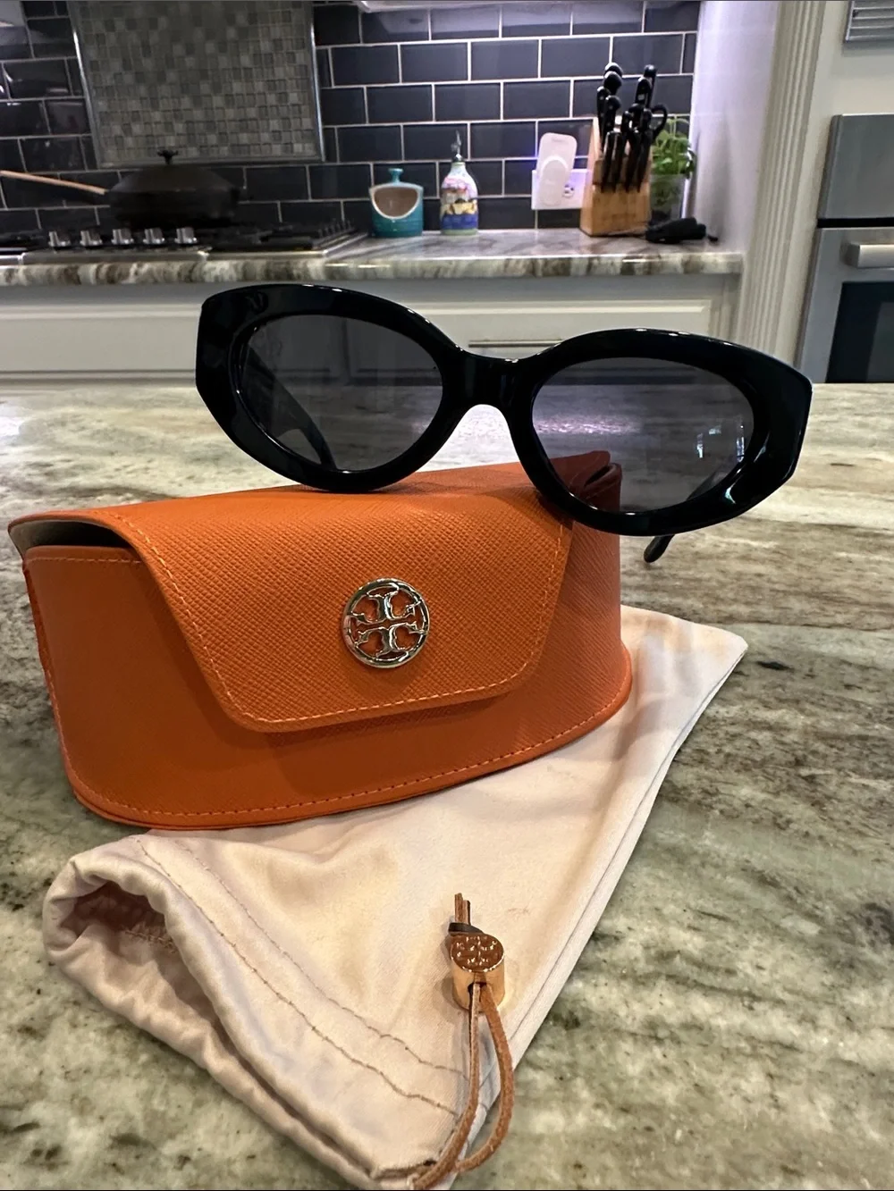 Tory Burch Kira Black Cat Eye Sunglasses w/ Case & Cloth